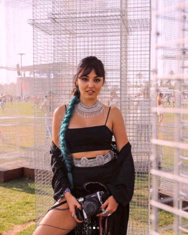 Hande Erçel, Katıldığı Festivalde Kıyafet Tercihleriyle Sınırları Zorladı