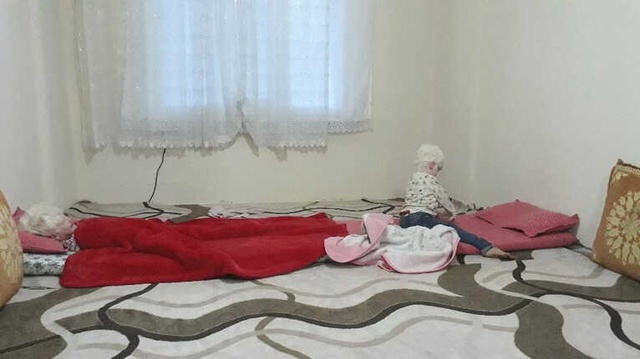 Doğuştan Albino ve İşitme Engelli Kardeşler Yardım Bekliyor