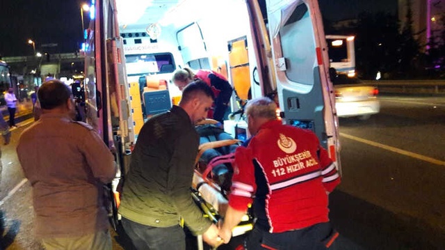 E-5 Karayoluna Giren Yaya Trafiği Birbirine Kattı: 4 Yaralı