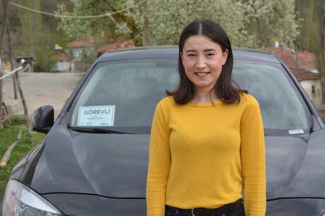 Milli Eğitim Müdürü, Öğretmen Köy Okuluna Gitsin Diye Makam Aracını Tahsis Etti