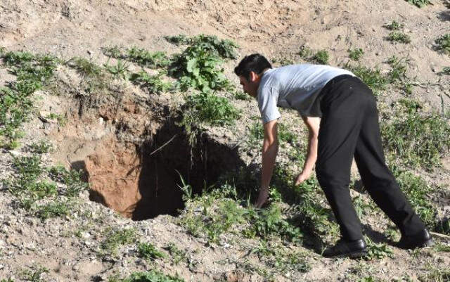 Sivas Kalesi'nin Yamacında 15 Metrelik Çukur Oluştu