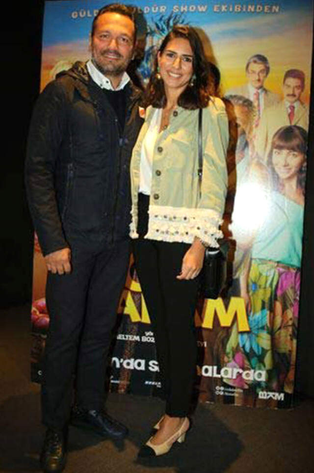 Ali Sunal ve Nazlı Kurbanzade Düğün Sonrası İlk Kez Kameralara Poz Verdi