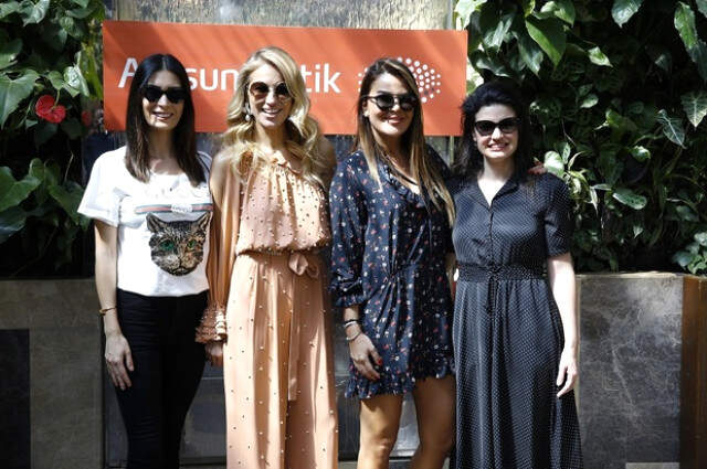 Burcu Esmersoy ile 2018 Yaz Gözlük Modası!