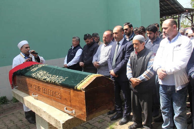 Dini Nikahlı Eşi Tarafından Öldürülen MHP'li Eski Yönetici Serpil Ertekin Toprağa Verildi