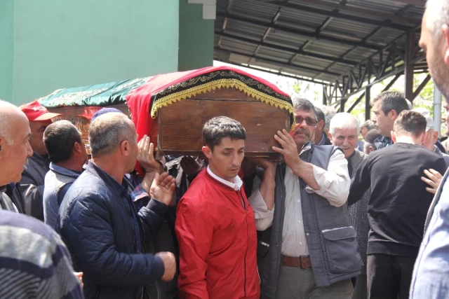 Dini Nikahlı Eşi Tarafından Öldürülen MHP'li Eski Yönetici Serpil Ertekin Toprağa Verildi