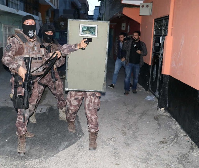 Kimsesiz ve Muhtaç Kadınlara Zorla Fuhuş Yaptıran Şebeke Çökertildi