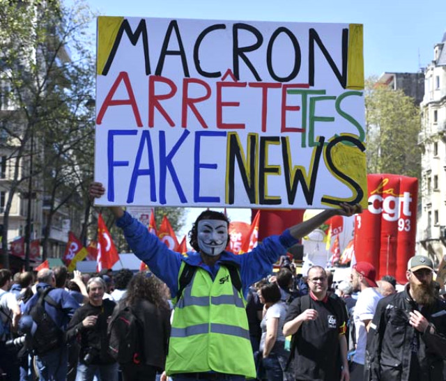 Fransa'da Hükümetin Politikalarını Protesto İçin On Binlerce Kişi Sokaklara Döküldü