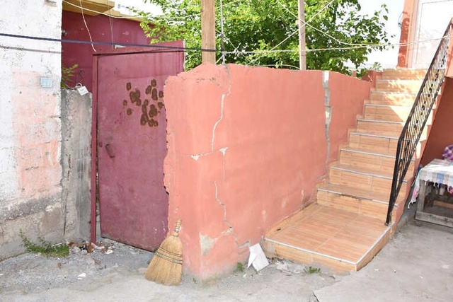 Tarsus'ta Gizemli Kazının Yapıldığı Alan Çökmeye Başladı