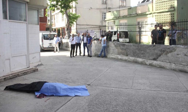 İş Göremez Raporu Verilen Sağlık Memuru, 11. Kattan Atlayarak İntihar Etti