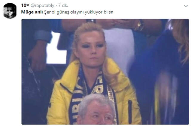 Olaylı Derbi Sonrası Maçı Tribünden İzleyen Müge Anlı Sosyal Medyada Gündeme Oturdu