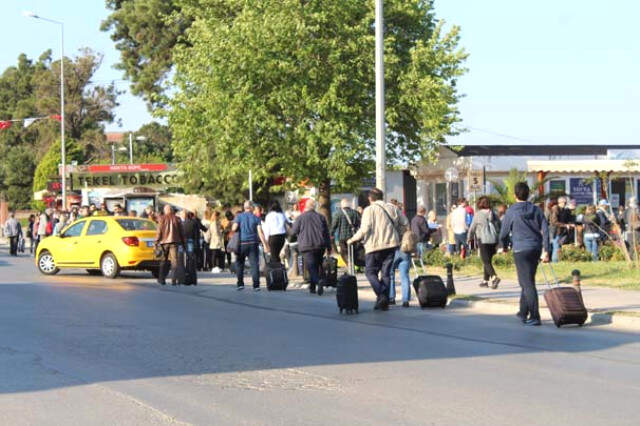 23 Nisan Tatilini Fırsat Bilen Tatilciler, Midilli Adası'na Koştu