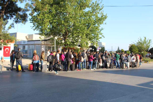 23 Nisan Tatilini Fırsat Bilen Tatilciler, Midilli Adası'na Koştu