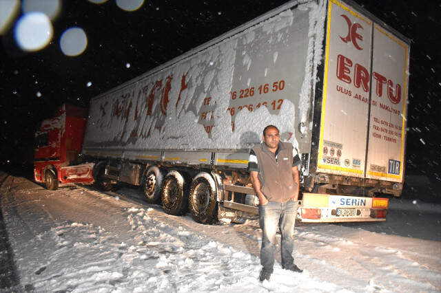 Baharda Yağan Kar, Sürücülere Zor Anlar Yaşattı