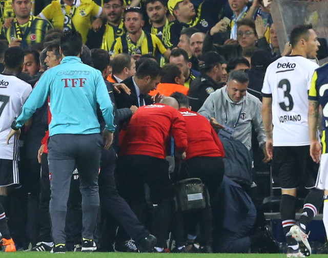 Olaylı Fenerbahçe - Beşiktaş Derbisini Tatil Eden Hakem Mete Kalkavan'ın Raporu Ortaya Çıktı