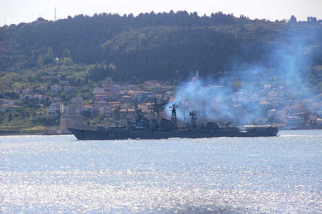 Çanakkale Boğazı'nda Hareketli Saatler! Rus Savaş Gemileri Peş Peşe Geçti