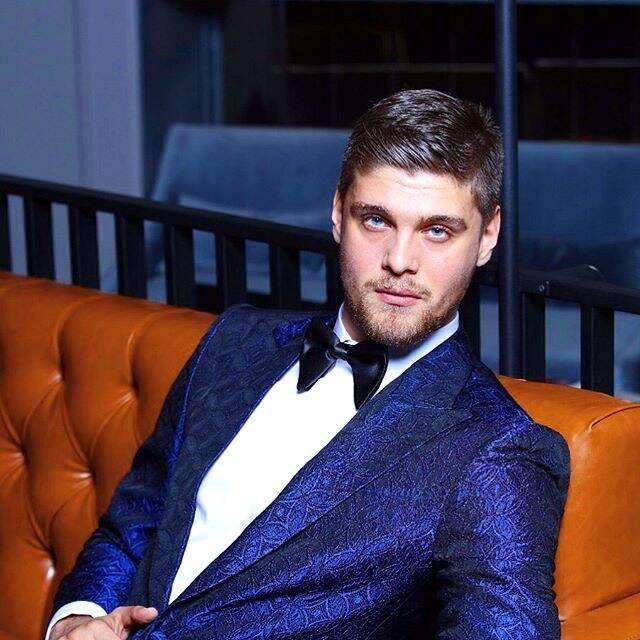 Yakışıklı Oyuncu İdris Nebi Taşkan, Model Sevgilisini Bırakıp Kaçtı