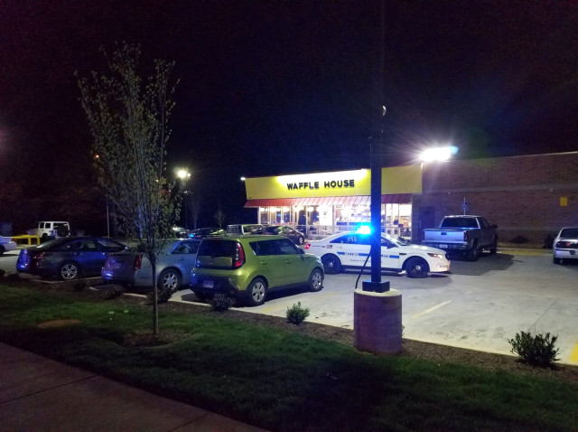 ABD'de Çıplak Saldırgan Waffle Dükkanında Dehşet Saçtı: 3 Ölü, 4 Yaralı!