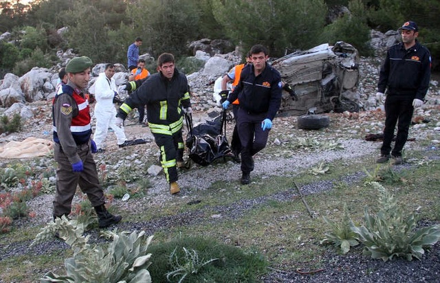 Genç Kız, Otostop Yaparak Bindiği Aracın Kaza Yapması Sonucu Hayatını Kaybetti