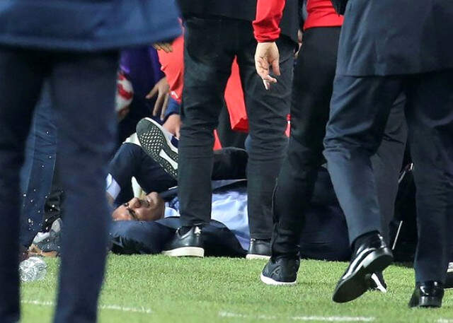 Şenol Güneş'ten Olaylı Derbi Yorumu: Bir Canımız Var, Gerekirse Onu da Veririz Şenol Güneş'ten Olaylı Derbi Yorumu: Bir Canımız Var, Gerekirse Onu da Veririz