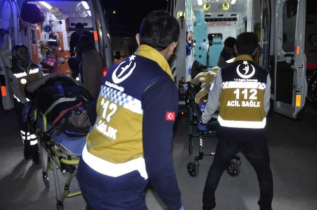 9 Yaşındaki Çocuk Yaralanan Annesinin Elini Bir An Olsun Bırakmadı