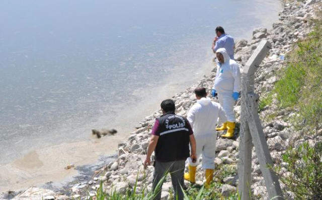 Barajda Su Çekilince, Kayalıkların İçinden Ceset Fışkırdı Barajda Su Çekilince Kayalıkların İçinden Ceset Çıktı