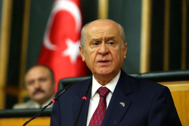 CHP'den 15 Milletvekilinin İyi Parti'ye Geçmesi CHP'li 15 Vekilin İYİ Parti'ye Geçmesine Bahçeli'den Sert Çıkış: Hile Hülle Kabul Etmez