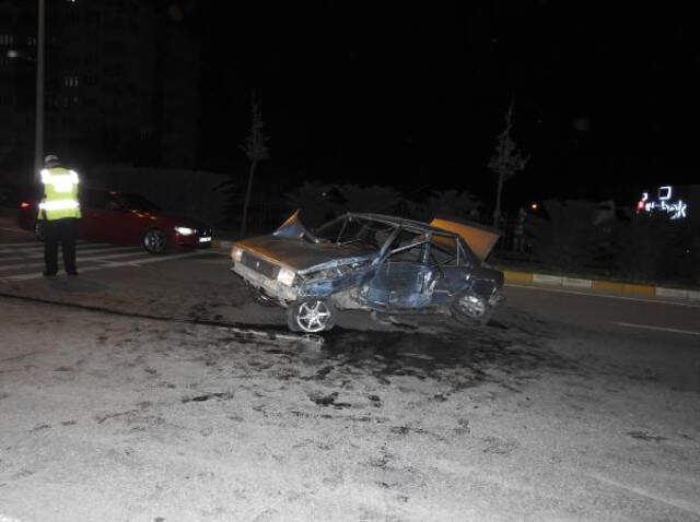Çorum'da Zincirleme Kaza! Düğün Konvoyu Birbirine Girdi: 2'si Ağır 22 Yaralı Çorum'da Zincirleme Kaza! Düğün Konvoyu Birbirine Girdi: 2'si Ağır 22 Yaralı