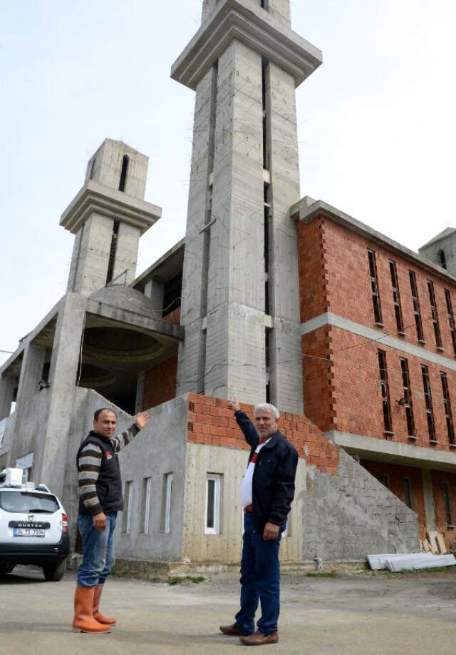 Kiliseye Benzetildiği için Bağış Yapılmayan Cami, 12 Yıldır Tamamlanamadı Kiliseye Benzetildiği için Bağış Yapılmayan Cami, 12 Yıldır Tamamlanamadı