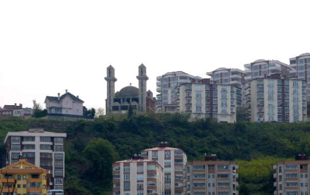 Kiliseye Benzetildiği için Bağış Yapılmayan Cami, 12 Yıldır Tamamlanamadı Kiliseye Benzetildiği için Bağış Yapılmayan Cami, 12 Yıldır Tamamlanamadı