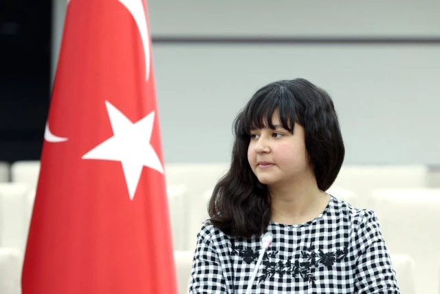 Şehit Kızı Milli Savunma Bakanlığı Koltuğuna Oturdu: İlk İcraat Kadın Rütbeli Sayısını Artırmak