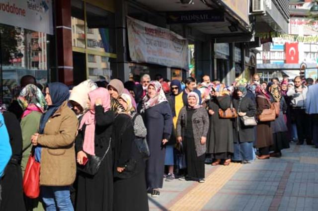 2 Bin Kişilik Geçici İş Başvurusunda İzdiham Yaşandı