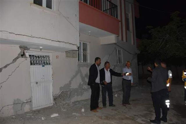 Adıyaman 5,1 ile Sallandı! Depremin Etkisi Gün Ağarınca Ortaya Çıktı, Okullar Tatil Edildi