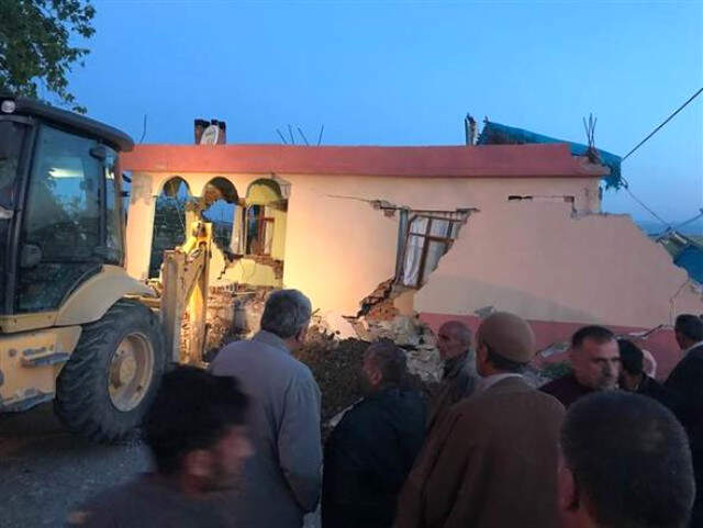 Adıyaman 5,1 ile Sallandı! Depremin Etkisi Gün Ağarınca Ortaya Çıktı, Okullar Tatil Edildi