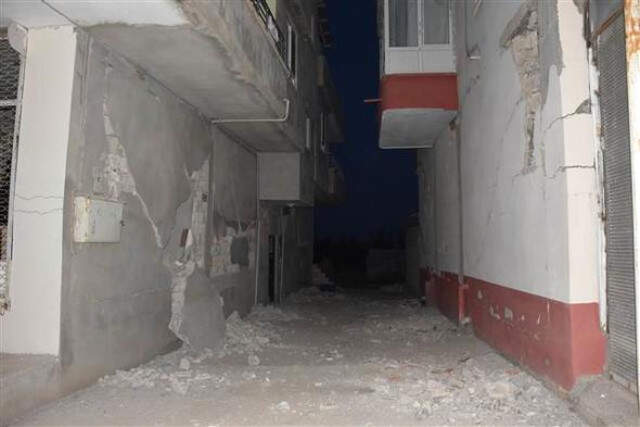 Adıyaman 5,1 ile Sallandı! Depremin Etkisi Gün Ağarınca Ortaya Çıktı, Okullar Tatil Edildi