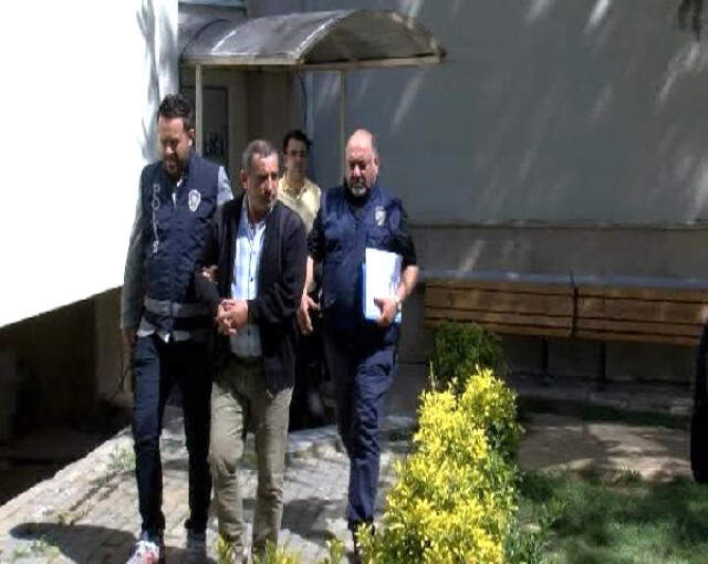 Göle Kimyasal Madde Döken Şoföre Kamyon Sahibinden Tepki: Utanmıyor musun <a class='keyword-sd' href='/gole/' title='Göle'>Göle</a> Kimyasal Madde Döken Şoföre Kamyon <a class='keyword-sd' href='/sahibinden/' title='Sahibinden'>Sahibinden</a> Tepki: Utanmıyor musun