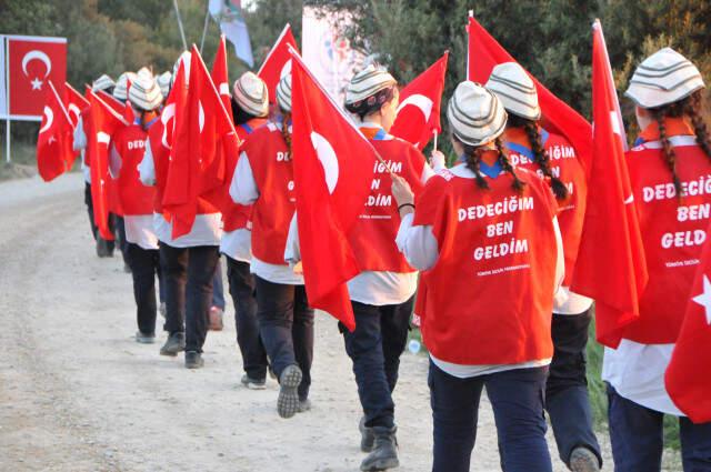 Çanakkale Zaferi'nin 103. Yılında, 10 Bin Kişi ile 57. Alay'a Vefa Yürüyüşü