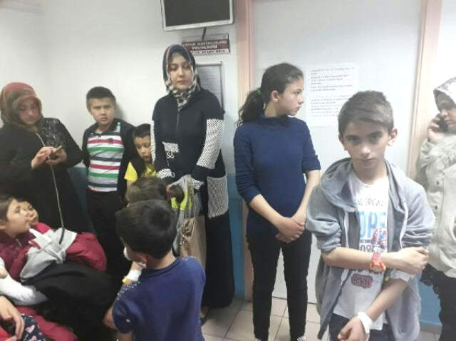 Karaman'da 23 Nisan Çocuk Bayramı'nda 8 Öğrenci Cıva'da Zehirlendi <a class='keyword-sd' href='/ankara/' title='Ankara'>Ankara</a>'ya Sevk Edildiler! Karaman'da 23 Nisan Çocuk Bayramı'nda 8 Öğrenci Cıvayla Zehirlendi
