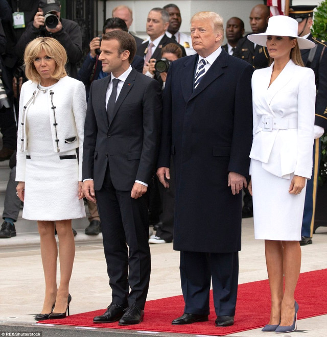 Macron'u Karşılama Töreninde Kriz! Melania, Trump'ın Elini Bırakıp Geriden Yürüdü