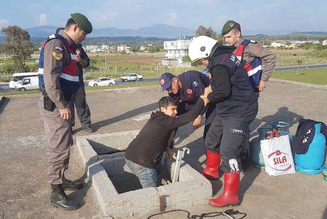 Tüpgaz Çektiği İçin Cezaevine Konuldu! İzne Çıktığı Gün 7 Tüple Su Deposunda Mahsur Kaldı