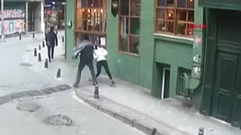 Tanımadığı Bir Magandanın Yumruklu Saldırısına Uğrayan Liseli, Dehşet Anlarını Anlattı