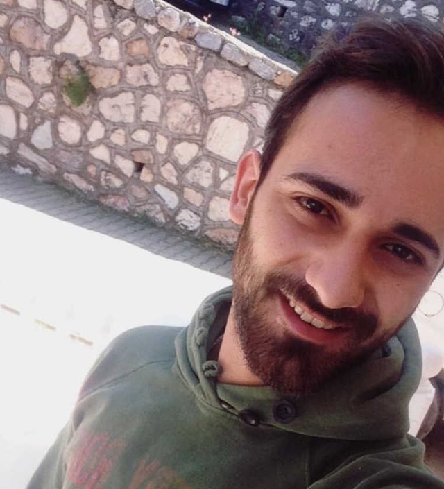 23 Nisan'a Damga Vuran Cinayet Kameralarda! Travesti, Genci Bıçaklayarak Öldürdü