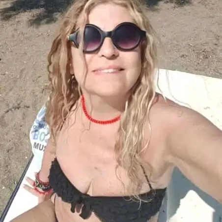 Bir Dönemin Efsanesi Füsun Önal, 71 Yaşında Bikinili Poz Verdi