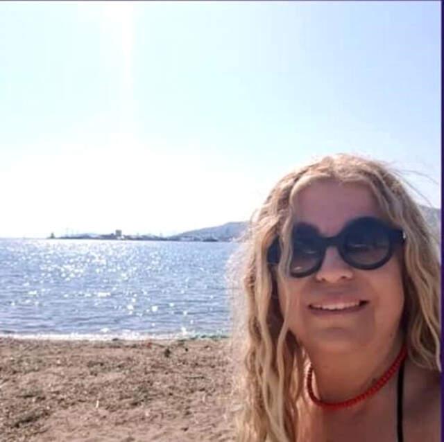 Bir Dönemin Efsanesi Füsun Önal, 71 Yaşında Bikinili Poz Verdi
