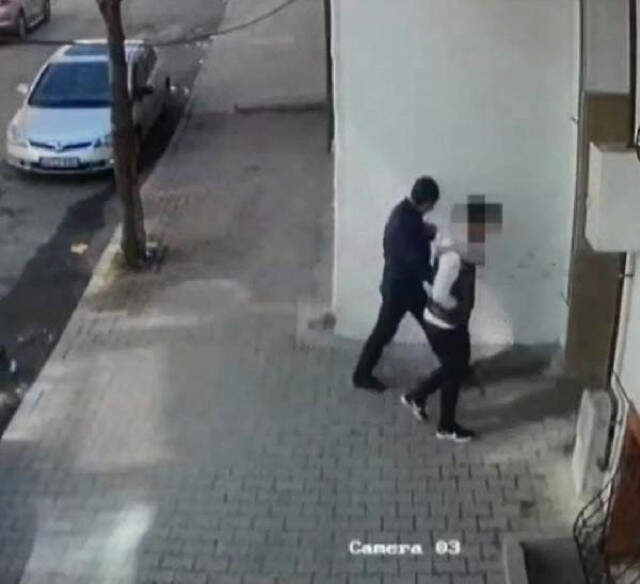 Cezaevi Firarisi Hırsızı, Avukat Ablası Teşhis Ederek Tutuklattı Cezaevi Firarisi Hırsızı, Avukat Ablası Teşhis Ederek Tutuklattı