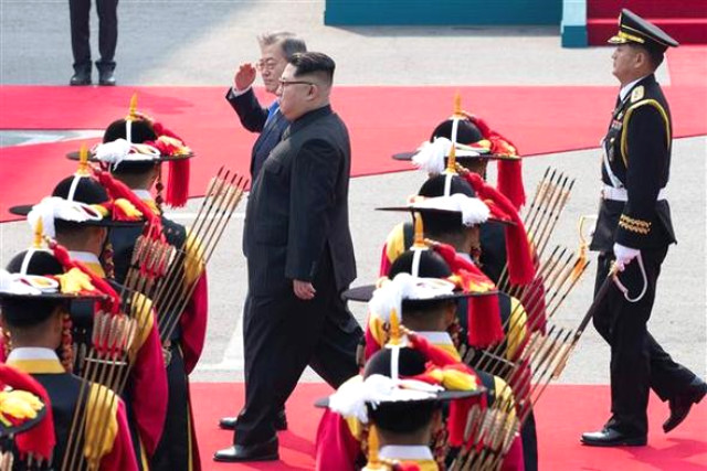 65 Yıl Sonra Tarihi Zirve! Kuzey Kore ve Güney Kore Liderleri Bir Arada