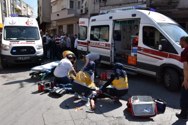 Silahlı Saldırgan, Sokak Ortasında Tartıştığı Karı-Kocaya Kurşun Yağdırdı