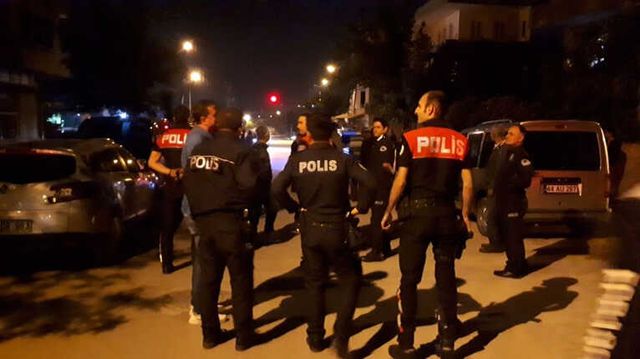 Düğünde, Halay Çekme Meselesi Yüzünden Tekme Tokatlı <a class='keyword-sd' href='/kavga/' title='Kavga'>Kavga</a> Çıktı!