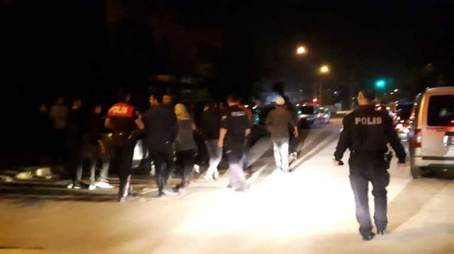 Düğünde, Halay Çekme Meselesi Yüzünden Tekme Tokatlı Kavga Çıktı!