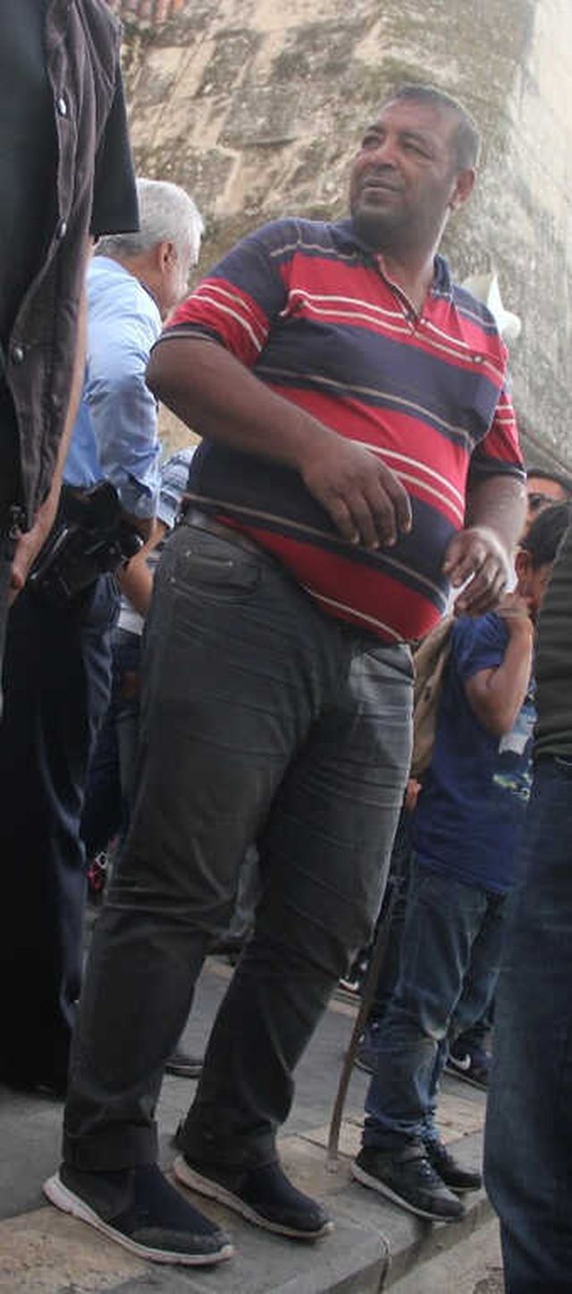 Kocasıyla Tartıştışan Kadın, Çocuklarının Gözü Önünde Kendini Bıçakladı