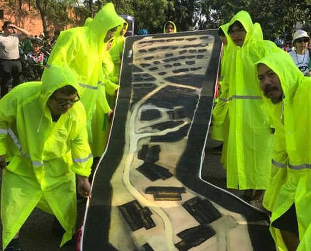 Tayland'da Çevreciler Lüks Konut Projesini Protesto Etti
